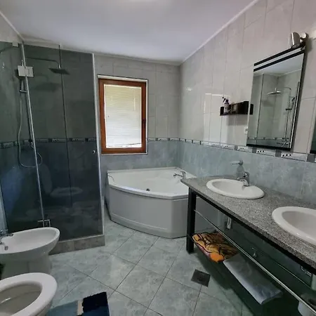 别墅 Luxurious 350 M With 4 Bedrooms
