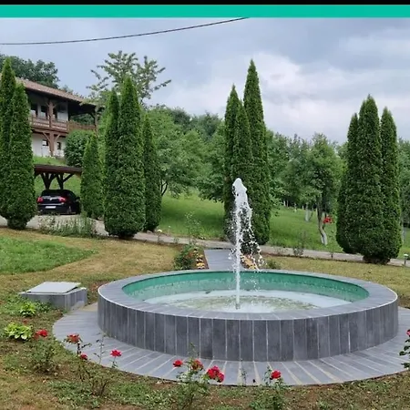 Luxurious 350 M With 4 Bedrooms 别墅 塞拉耶佛