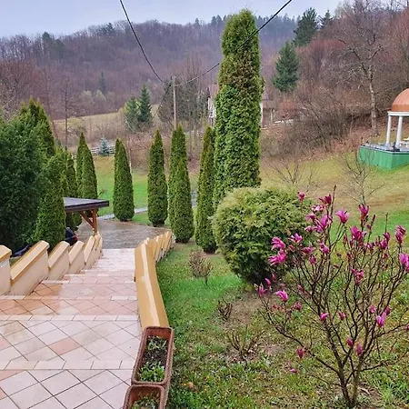 Luxurious 350 M With 4 Bedrooms Villa *